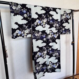 5906▲古布　縮緬襦袢　 アンティーク　リメイク　Japan old cloth kimono