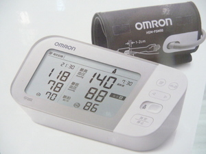 ☆未使用品 オムロン 上腕式血圧計 OMRON プレミアム19シリーズ OMRON connect対応 HCR-7612T2 (A11306)