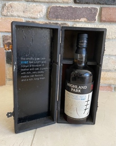 【希少品】HIGHLAND PARK VINTAGE 1973 ハイランドパーク 1973 ビンテージ ウイスキー【木箱入り】②