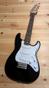 中古 送料無料 Squier MINI ストラト 黒 おまけ付き by Fender ミニ 子供用 スクワイヤ フェンダー