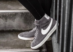 送料無料☆新品☆STORY掲載☆NIKE BLAZER 24.5cm スエード 限定品 ナイキ ブレザー グレー /梨花