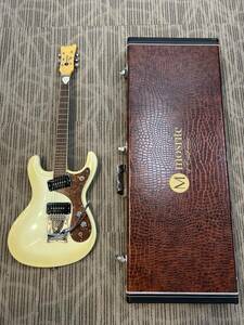 YR67-01 Mosrite エレキギター 黒雲製 モズライト 6弦 弦楽器 ケース ケーブル等付き 音楽 軽音楽 動作確認済み