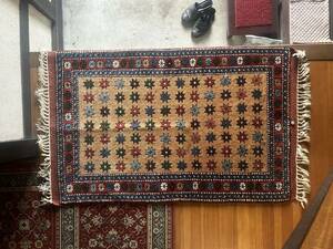 ★トルコ製絨毯（ウール100％）★手織り自然染料使用★珍しい色と柄