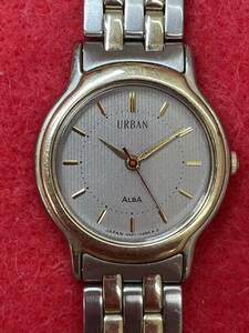 ALBA URBAN　QUARTZ腕時計 V401-0580R2　V401-0200　R1　000503　コンビ　金　銀　GOLD SILVER　ラウンド　金ブレス　冠婚葬祭　結婚式　