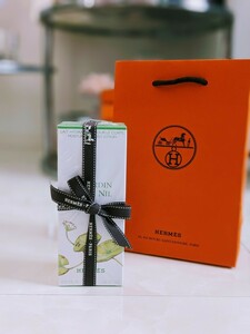 ☆新品未開封☆HERMES　エルメス　ナイルの庭　ボディーローション　200ml　ショッパー付き