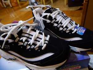 SKECHERS D