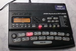 ZOOM/ズーム/RhythmTrak/RT-223/リズムマシン