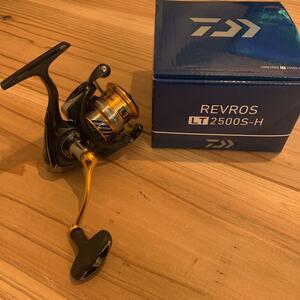 新品 正規品 ダイワ(DAIWA) スピニングリール 20 【LT2500S-H】 レブロス 釣り具