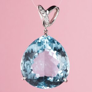 大粒71ct ブルートパーズxダイヤモンド プラチナ製ペンダントトップ (Topaz: 71.00ct D: 0.06ct Pt900)