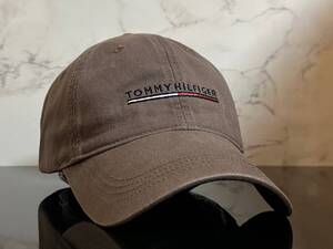 【未使用品】585KB 上品★TOMMY HILFIGERトミー・ヒルフィガ－ キャップ 上品で高級感のあるグレーブラウンのコットン素材《FREEサイズ》