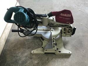 ★岐阜発　△makita/マキタ/10型スライドマルノコ△丸ノコ/丸のこ/丸鋸/切断機/電動工具/100V/木工用/超硬丸ノコ/現状品　R5.9/21★v