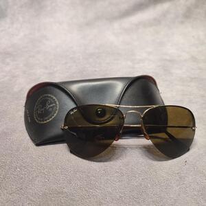 【中古品】Ray-Ban　レイバン　サングラス　イタリア製　ティアドロップ　ケース付　ゴールドフレーム　ブラックレンズ