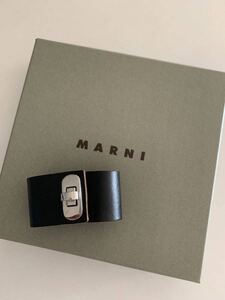 マルニ　レザー　バングル　黒　シルバー　ブレスレット　MARNI