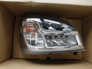 ハイゼット　右　LEDヘッドライトASSY　S500P　S510P　W4567