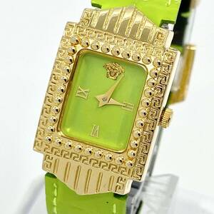 GIANNI VERSACE 腕時計 ウォッチ クォーツ quartz Swiss メデューサ グリーン ゴールド 緑 金 09006 ジャンニヴェルサーチ G20 Y1016