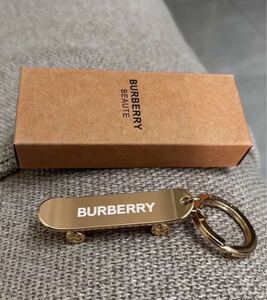 新品未使用 Burberry バーバリー ノベルティ キーホルダー チャーム ゴールド　ノベルティー