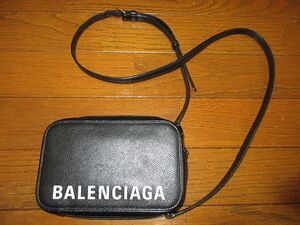 バレンシアガ BALENCIAGA 618189　CASH ZIP PHONE HOLDER スマホケース　レザー　ショルダー　バッグ　黒