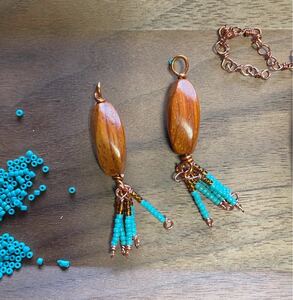 -SUI8- No.20 ウッドとターコイズカラービーズのピアス　no.20 wood & Turquoise colors beads earring