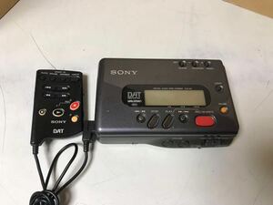 N1637/ポータブルDATレコーダー SONY ソニー TCD-D7 DATウォークマン 通電OK ジャック