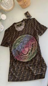 FENDACE フェンダーチェ未使用 フェンディ FENDI ヴェルサーチェVERSACE コラボTシャツ レインボーラインストーン