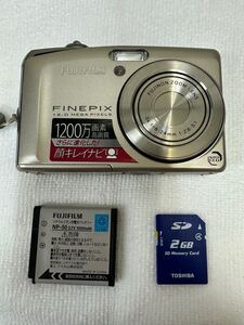 【動作良品】富士フィルム FUJIFILM FINEPIX F50 fd シルバー 動作確認済 バッテリー　2Gメモリカード