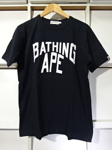 初期【M】青山限定 BATHING APE ロゴTシャツ A BATHING APE（ア ベイシング エイプ） APE HEAD 眼鏡 黒 NIGO アーカイブ ヴィンテージ