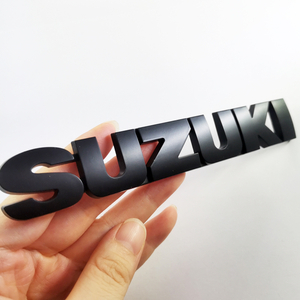 【ゆうパケット送料込】SUZUKI(スズキ) 3Dエンブレム(両面テープ付) マットブラック 縦2.5cm×横15.2cm プラスチック製