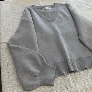 美品*MOUSSY マウジー*シルバー*Vネック*ニット*セーター*フリーサイズ