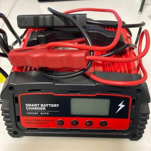 ※17246 バッテリー 充電器 バッテリーチャージャー 12V＆24V用 15-240AHバッテリー用 DC200 通電のみ確認済 その他動作未確認