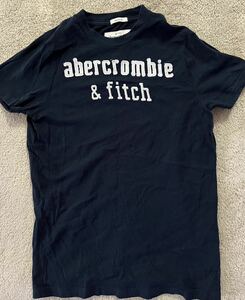 アバクロンビーアンドフィッチ　Abercrombie＆Fitch　半袖紺Tシャツ　アバクロ　Tシャツ　半袖Tシャツ　ネイビーTシャツ　アバクロロゴT