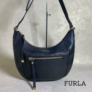 FURLA ショルダーバッグ ハーフムーン ブラック レザー