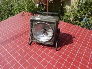 UNIFLAME HANDY GAS HEATER ハンディーガスヒーター　081901 UW-200G 屋外専用　26D17H26CM 携帯用　キャンプアウトドア