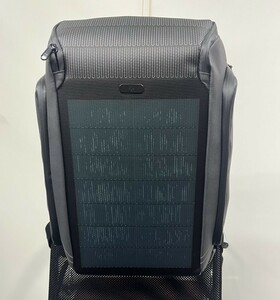 ソーラーチャージャー搭載マルチバックパック　Beam Backpack ソーラー発電機能でUSBで接続できるデバイスは何でも充電