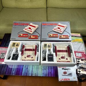 新品　未使用品　Nintendo ファミリーコンピューター 本体　四角ボタン　丸ボタン　二つまとめて　オマケあり！ファミコン 任天堂 激レア