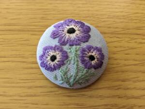 お花　刺繍ブローチ