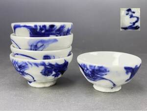 【偲】清水六兵衛 古染付 青華 煎茶碗 五客 草花図 煎茶道具 幅5.5cm 茶器 茶道具 古美術品 アンティーク c-22