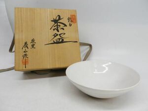 54●a644☆中古美品　茶道具　泉窯　藤山作　乳白　茶碗　15.6×5.2cm　共箱・共布　瀬戸焼　加藤藤山　陶磁器　茶器　現状