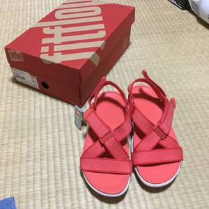 【fitflop　フィットフロップ】未使用　レディース　SLING　SANDAL　コーラル　US7サイズ　元箱あり