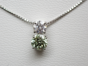 PT900/850 ダイヤモンド ネックレス 0.602ct Fancy light green Si1 VG Treated color 鑑定書付 0.30ct 新品同様美品　送料無料！！