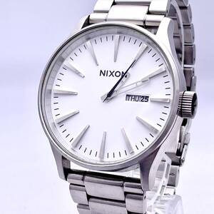 NIXON ニクソン NEVER BE LATE THE SENTRY SS セントリー 13C 腕時計 メンズ ウォッチ クォーツ quartz デイデイト 銀 シルバー P2229