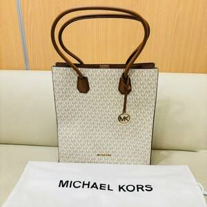 MICHAEL KORS マイケル コース MK ブランド ロゴ 金具 トート バック 保存袋付き ホワイト 白色 レディース おしゃれ ファッション 1645