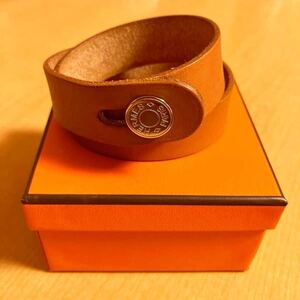 美品 HERMES LEATHER BRACELET SILVER エルメス セリエ レザー ブレスレット バングル シルバー 箱付き