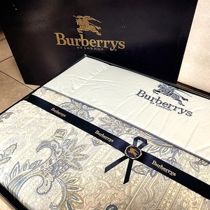 G2406124　Burberrys　バーバリーズ　ダウンケット　羽毛　肌掛け　ふとん　ヨゴレあり　Burberry　バーバリー　布団　肌布団　肌かけ