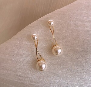 パール ピアス クロス レディース お洒落 シンプル ワンポイント アクセント 上品 小ぶり 結婚式 二次会 ギフト 贈り物 新品 送料無料