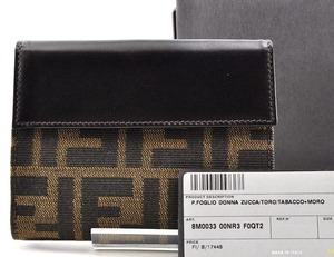 FENDI フェンディ ズッカ 二つ折り財布 ウォレット キャンバス レザー 革 ブラウン 茶色 柄あり 正規品 箱、カード付き 6F859445