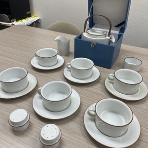 156586▲ROYAL　COPENHAGEN　ロイヤルコペンハーゲン　ティーポット　カップ＆ソーサー　ソルト＆ペッパーセット