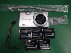 ★6796 通電確認済 デジカメ CASIO EXILIM EX-Z900 電池NP-120 5個付き 充電アダプタ無し 充電ケーブル無し ジャンク扱い