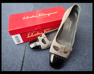 【海蛍】Salvatore Ferragamo サルバトーレ フェラガモ DELIZIA 67247 24cm スウェードエナメル パンプス