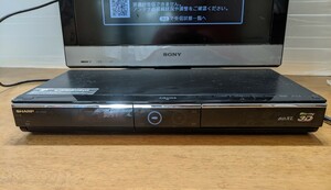 IY1333 SHARP AQUOS BD-HDW80 Blu-ray 2011年製/シャープ/アクオス ブルーレイ 通電のみ確認 現状品 JUNK