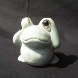 蛙 かえる カエル ひょうきん かわいい Frog 置物 置き物 雑貨 御影石のオブジェ 石のフロッグ 送料無料 KA04